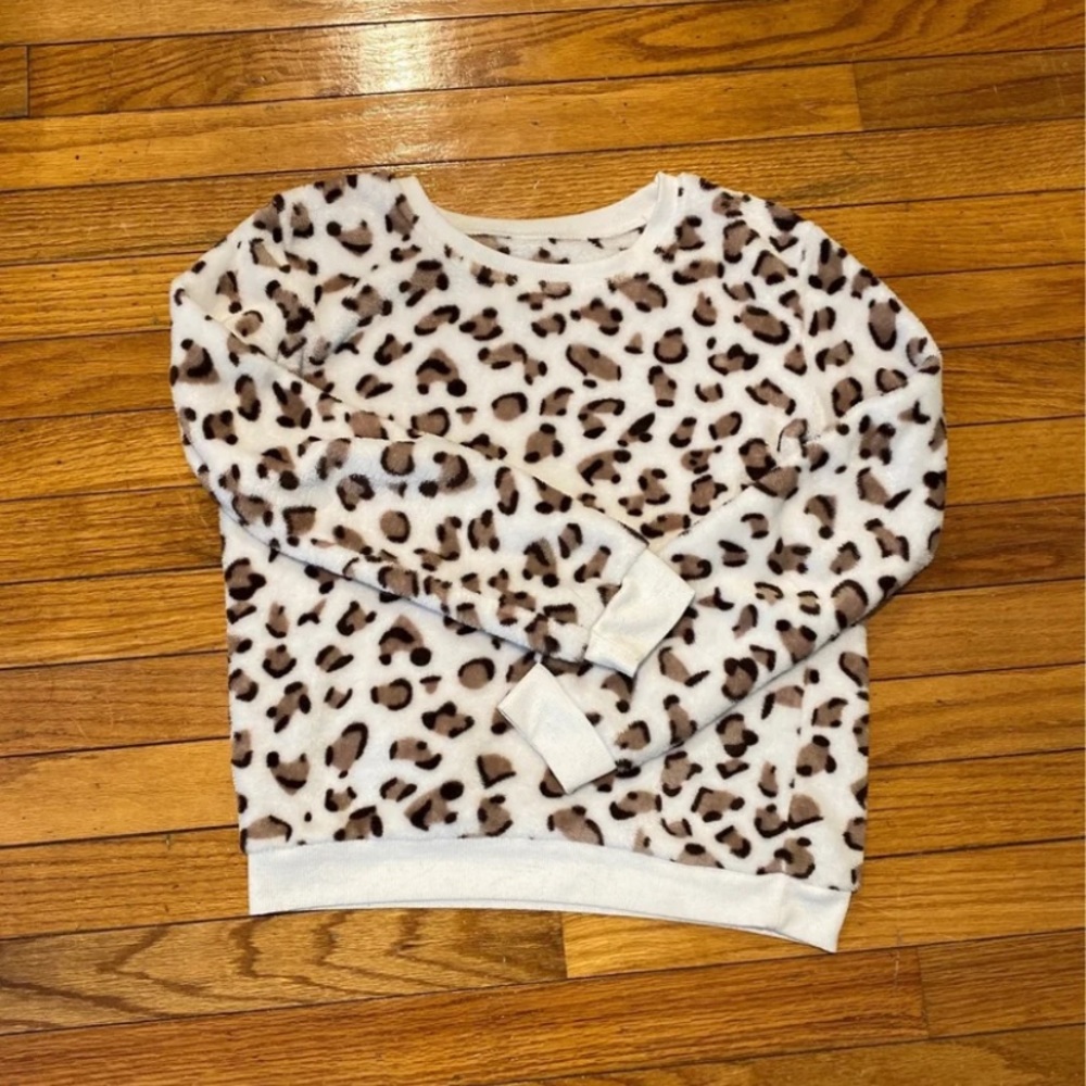 Leopard Print Fuzzy Crewneck